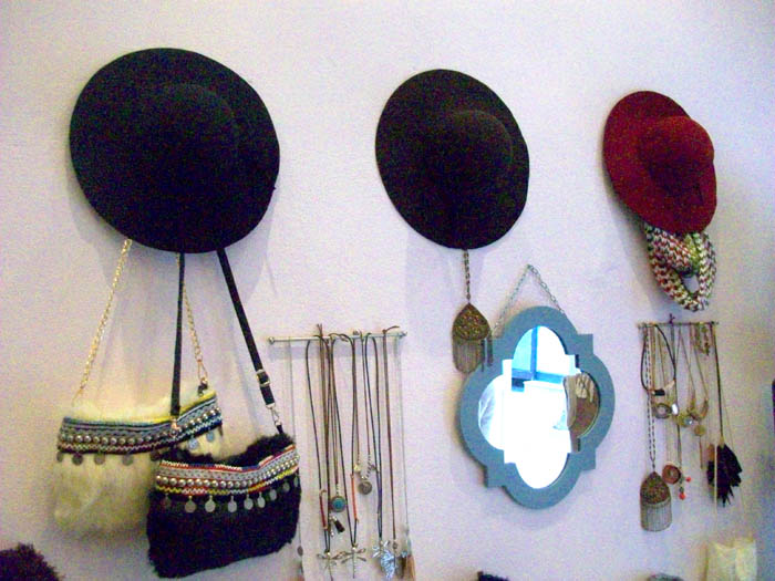 Sombreros y complementos, hechos a mano